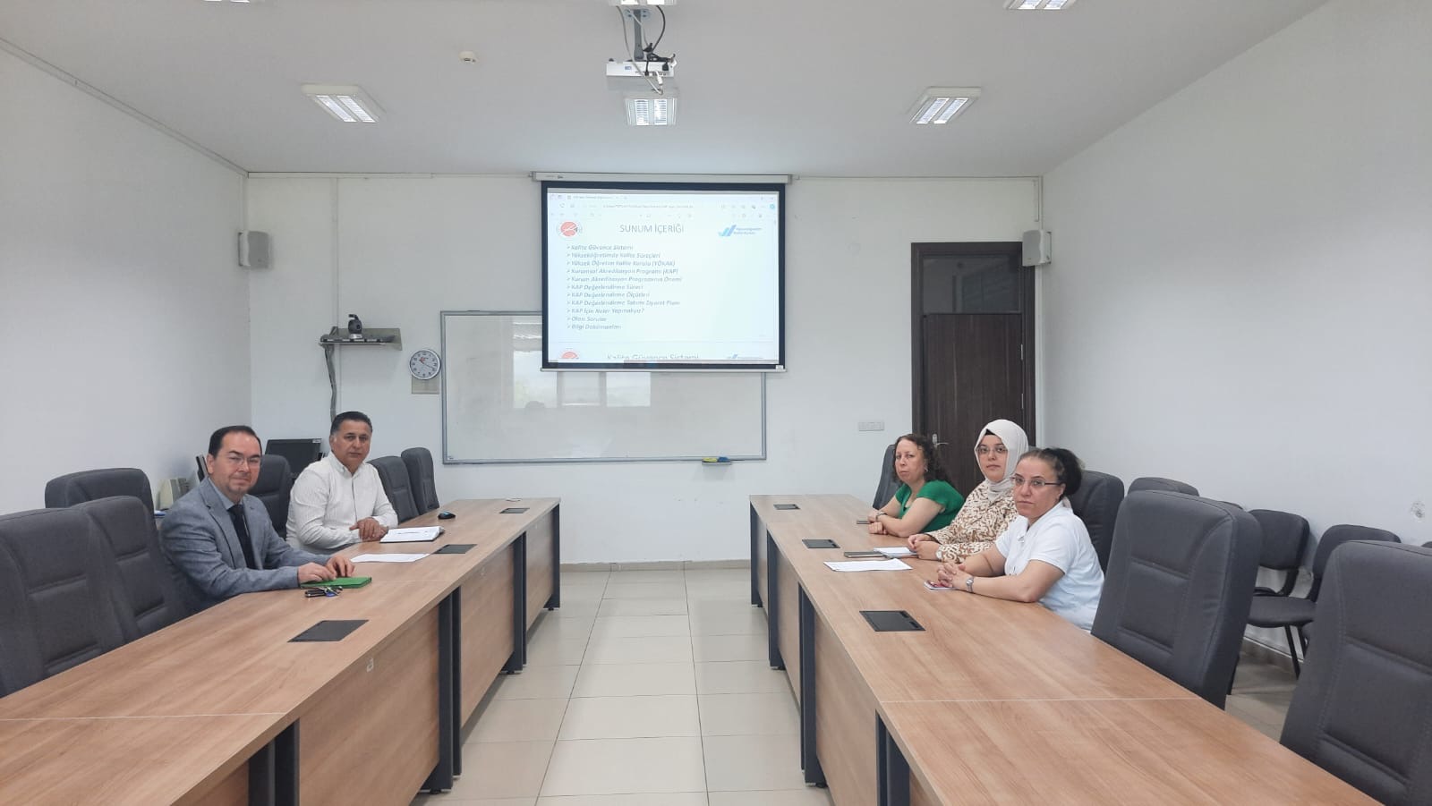 Fakültemiz İdari Personeli İle Kalite Akreditasyon Programı Toplantısı Gerçekleştirildi