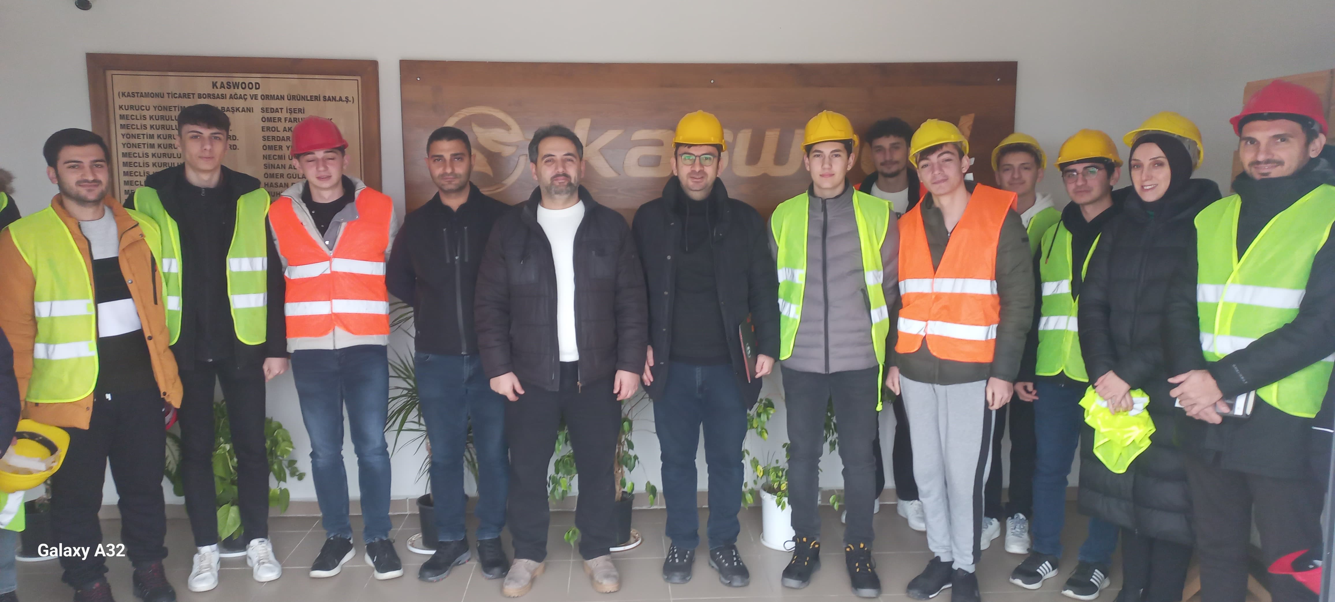 Orman Endüstri Mühendisliğine Giriş Dersi Kapsamında Kaswood Endüstriyel Orman Ürünleri A.Ş’ye Teknik Gezi Gerçekleştirildi