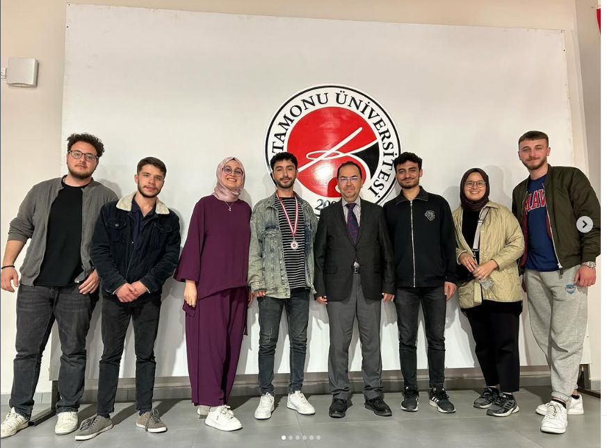 Öğrencimiz 2024 Bahar Şenlikleri Satranç Turnuvasında İkinci Oldu