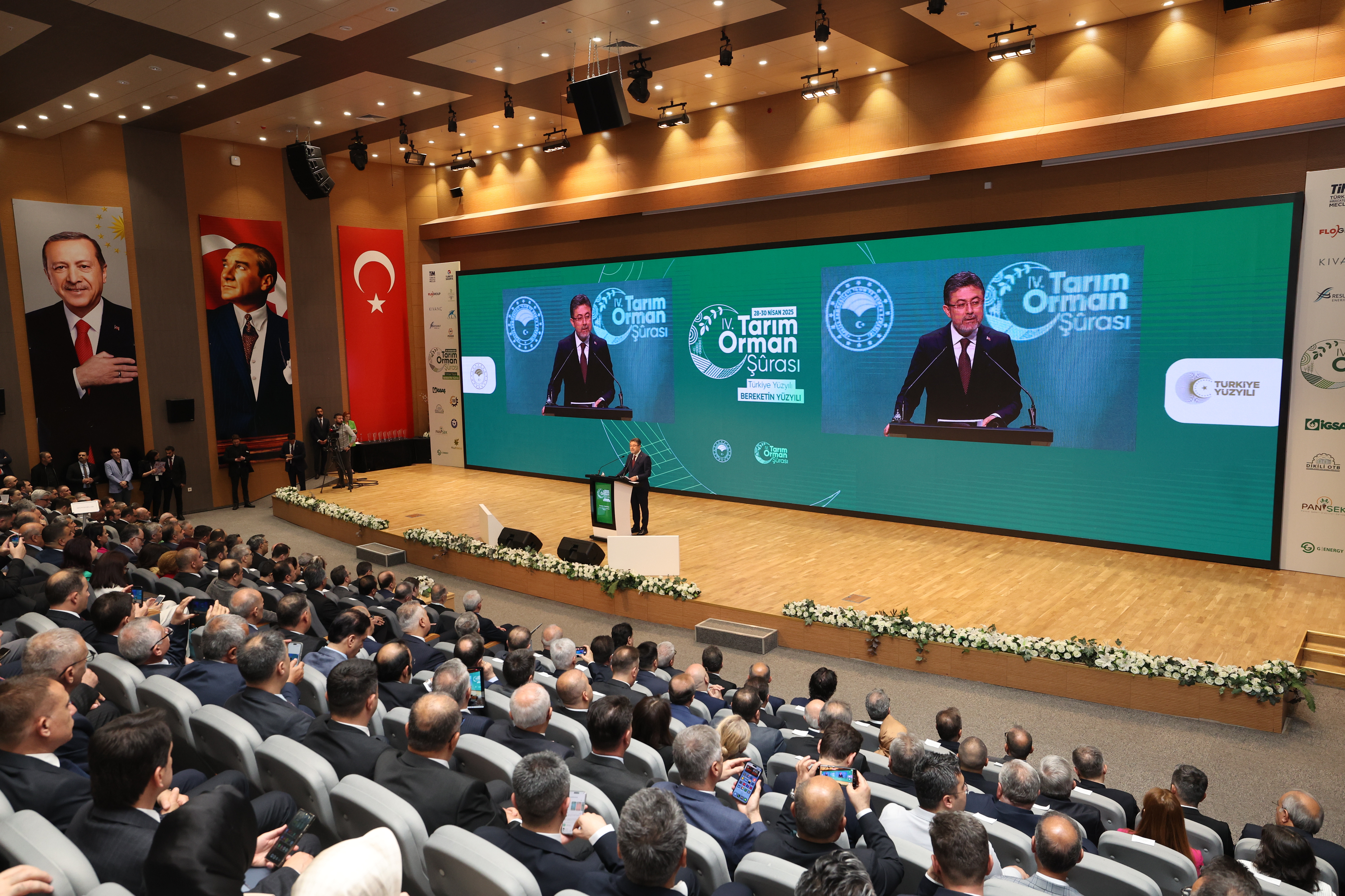 Fakültemiz Öğretim Üyeleri 4. Tarım Orman Şurasına Katılım Sağladı