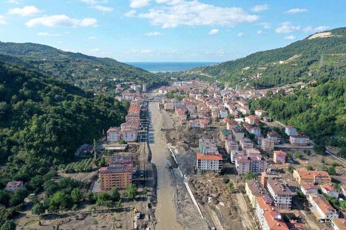 Dekan Yardımcımız Doç. Dr. Miraç AYDIN Kastamonu' nun Bozkurt İlçesinde Yaşanan Sel Felaketi İle İlgili Değerlendirmelerde Bulundu
