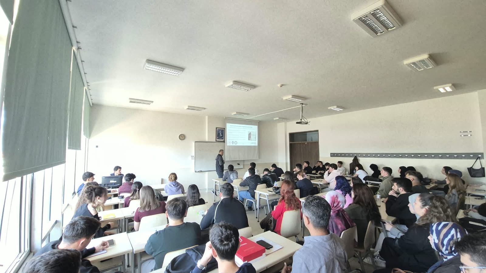 Fakültemizde Öğrencilere Yönelik Siber Güvenlik ve Sanal Bahis Semineri Düzenlendi