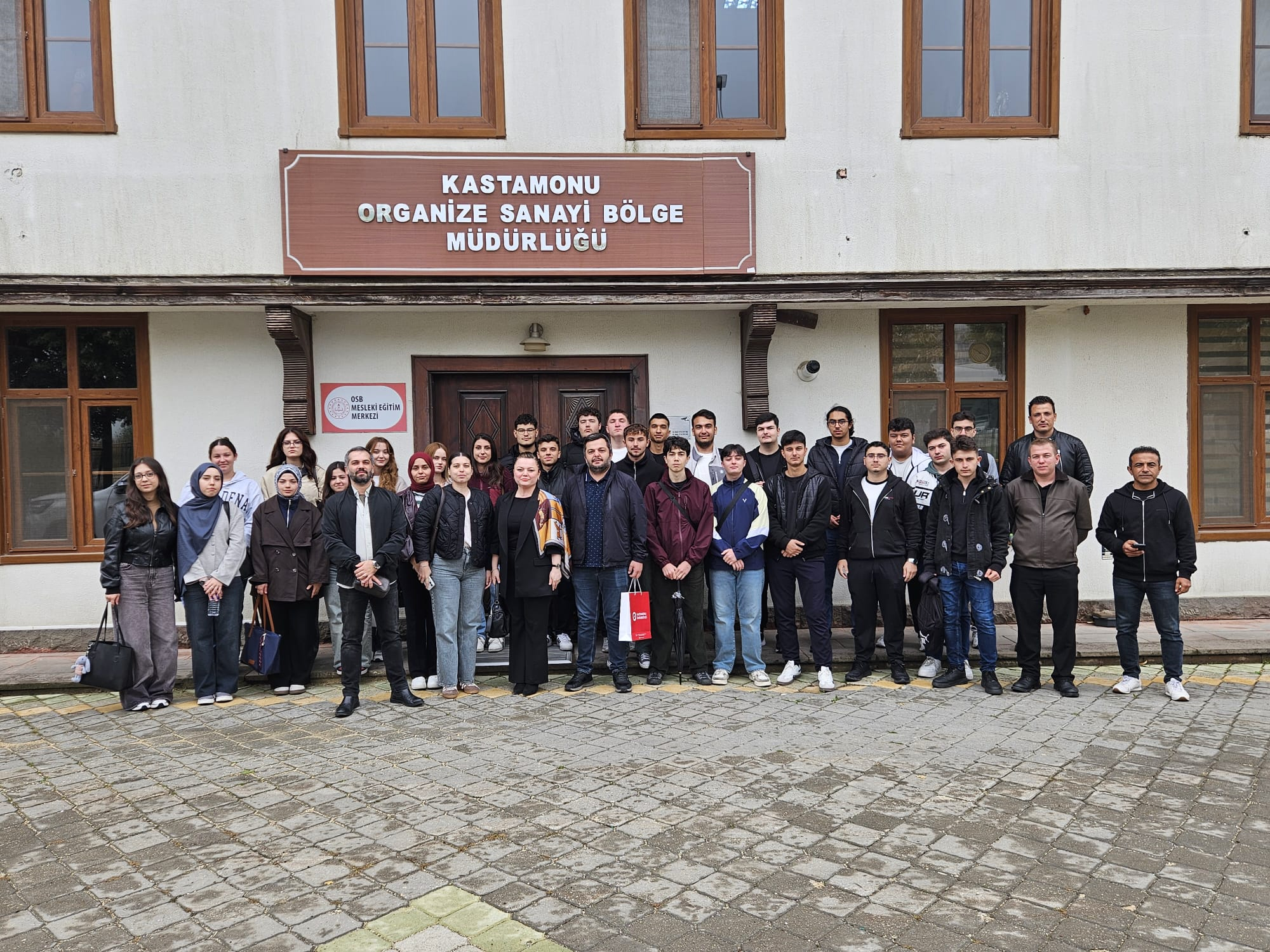 Orman Endüstri Mühendisliği Öğrencilerinden Kastamonu OSB ve Dereli Elektromagnetik Fren Sanayii’ne Ziyaret